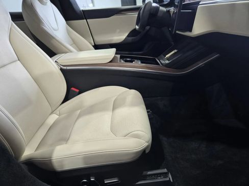 Used 2022 Tesla Model S image 7