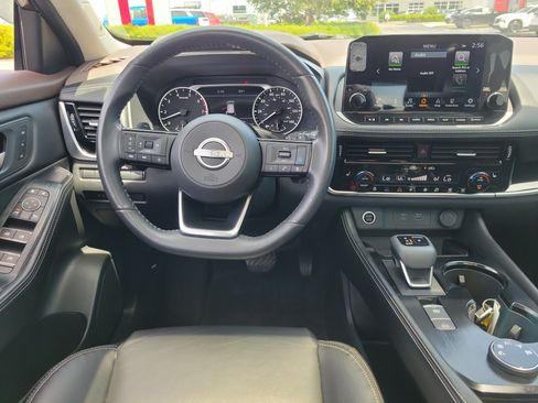 Certified 2023 Nissan Rogue SL w/ SL Premium Package AWD/4WD image 10