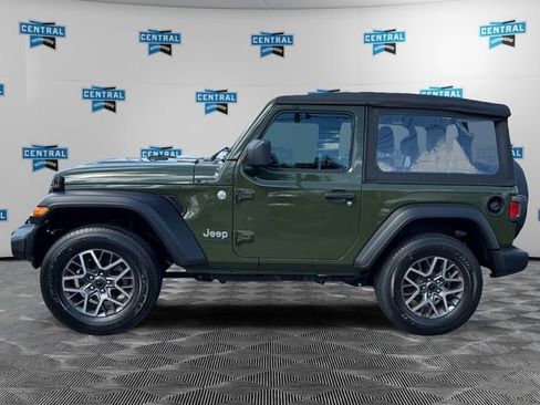 Certified 2021 Jeep Wrangler Sport AWD/4WD image 3