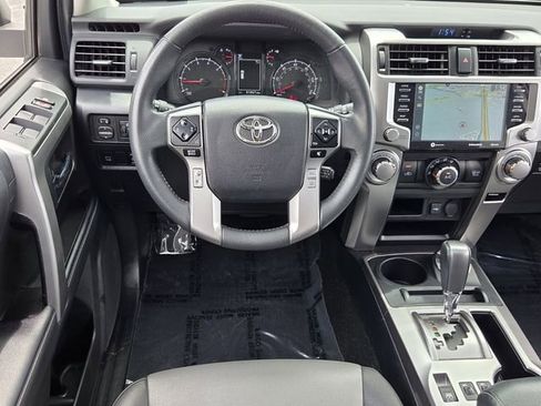 Used 2022 Toyota 4Runner SR5 Premium w/ Moonroof Package AWD/4WD image 11