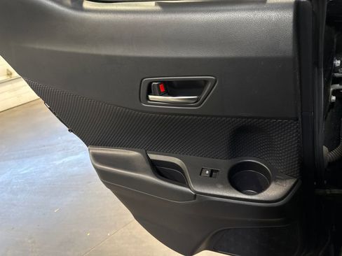 Used 2019 Toyota C-HR LE FWD image 11