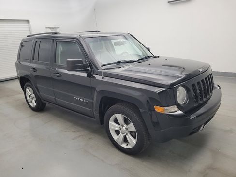 Used 2017 Jeep Patriot Latitude FWD image 11