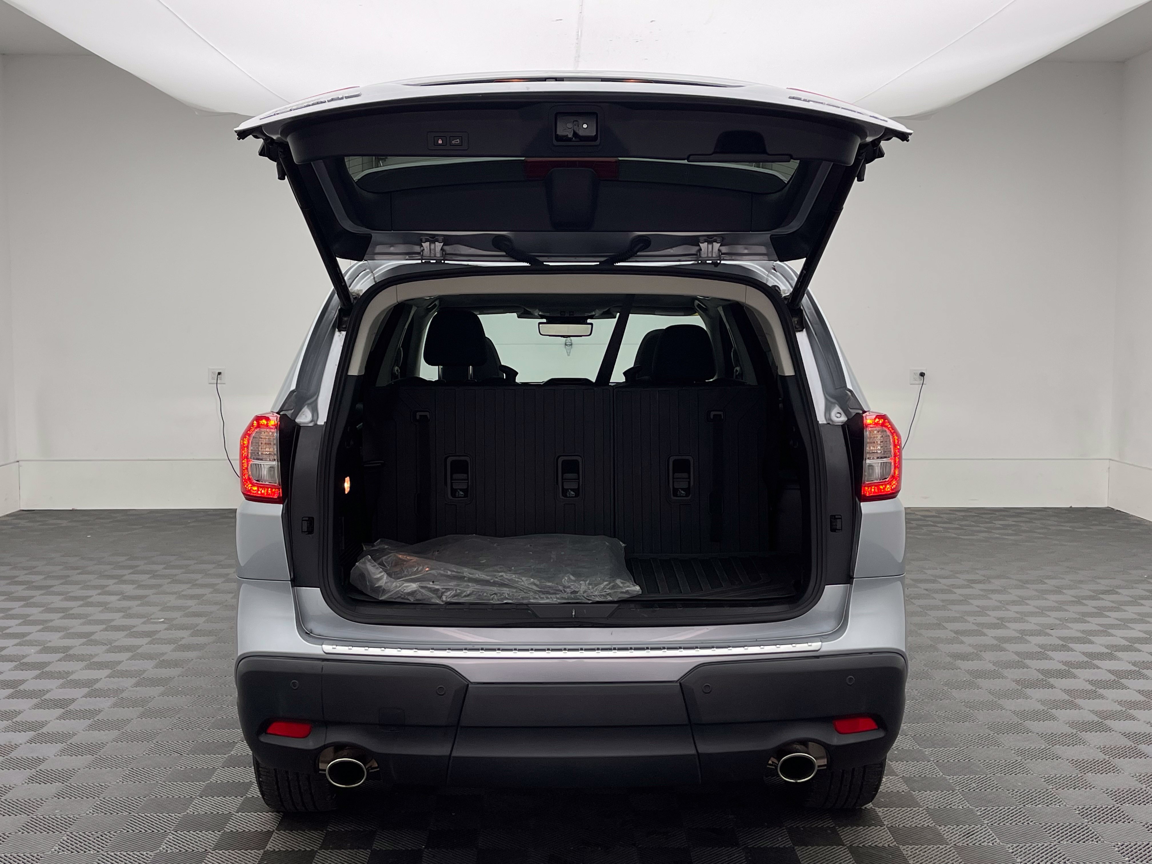 Used 2024 Subaru Ascent Touring AWD/4WD image 11