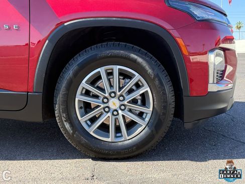 Used 2023 Chevrolet Traverse LT FWD image 7