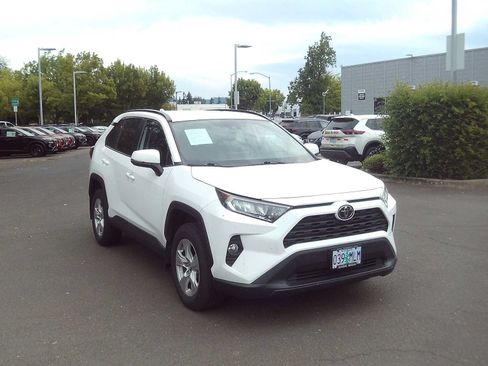 Used 2020 Toyota RAV4 XLE w/ All Weather Liner Package AWD/4WD image 7