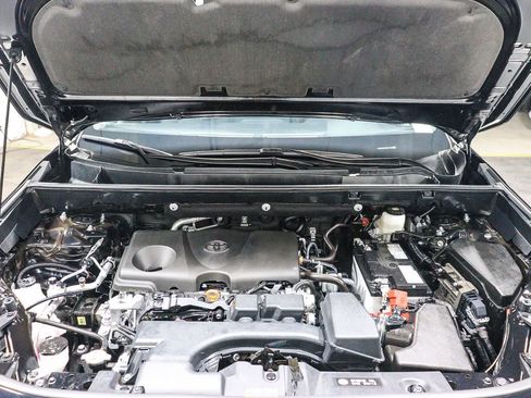 Certified 2025 Toyota RAV4 LE FWD image 27