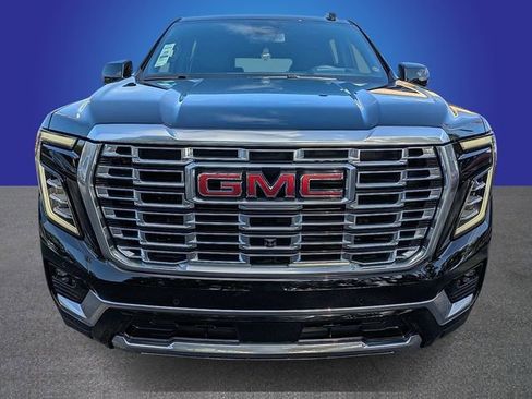 Used 2025 GMC Yukon XL Denali AWD/4WD image 8