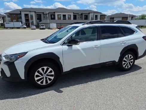 Used 2023 Subaru Outback Premium AWD/4WD image 6