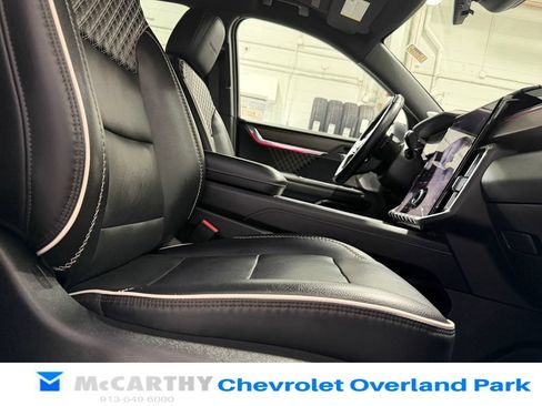 Used 2025 GMC Acadia Denali w/ Super Cruise Package FWD image 35