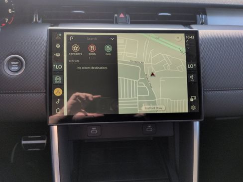 New 2026 Land Rover Discovery Sport Landmark AWD/4WD image 15
