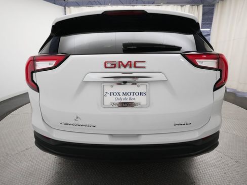 Used 2024 GMC Terrain SLE w/ LPO, Floor Liner Package AWD/4WD image 25