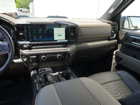 Certified 2025 Chevrolet Silverado 1500 ZR2 w/ Technology Package AWD/4WD image 23