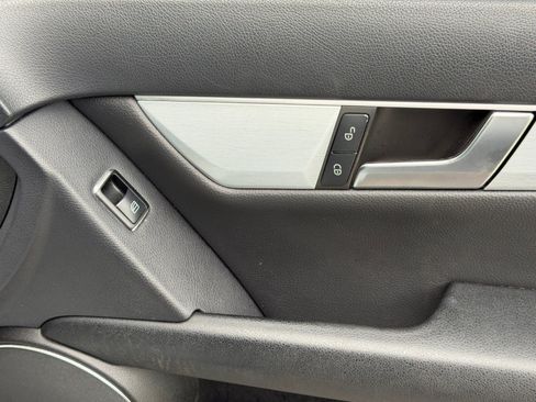 Used 2014 Mercedes-Benz C 250 Sedan image 8