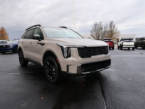 Used 2024 Kia Sorento X-Line EX image 2