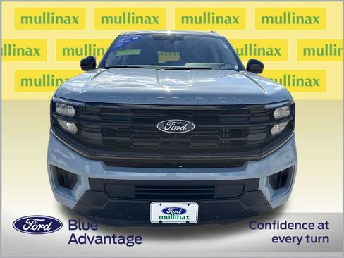 Certified 2025 Ford Expedition Active image 11