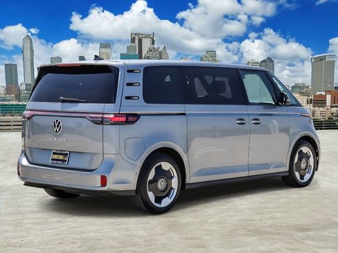 New 2025 Volkswagen ID. Buzz Pro S RWD image 4