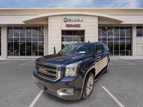 Certified 2020 GMC Yukon XL SLT w/ HD Trailering Package RWD image 5
