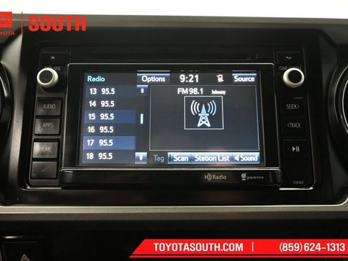 Used 2016 Toyota Tacoma SR5 AWD/4WD image 15