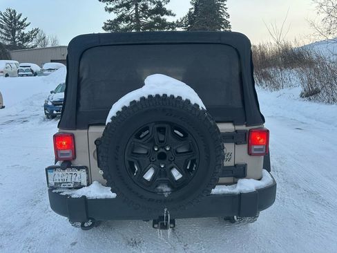 Used 2016 Jeep Wrangler Unlimited Sport image 4