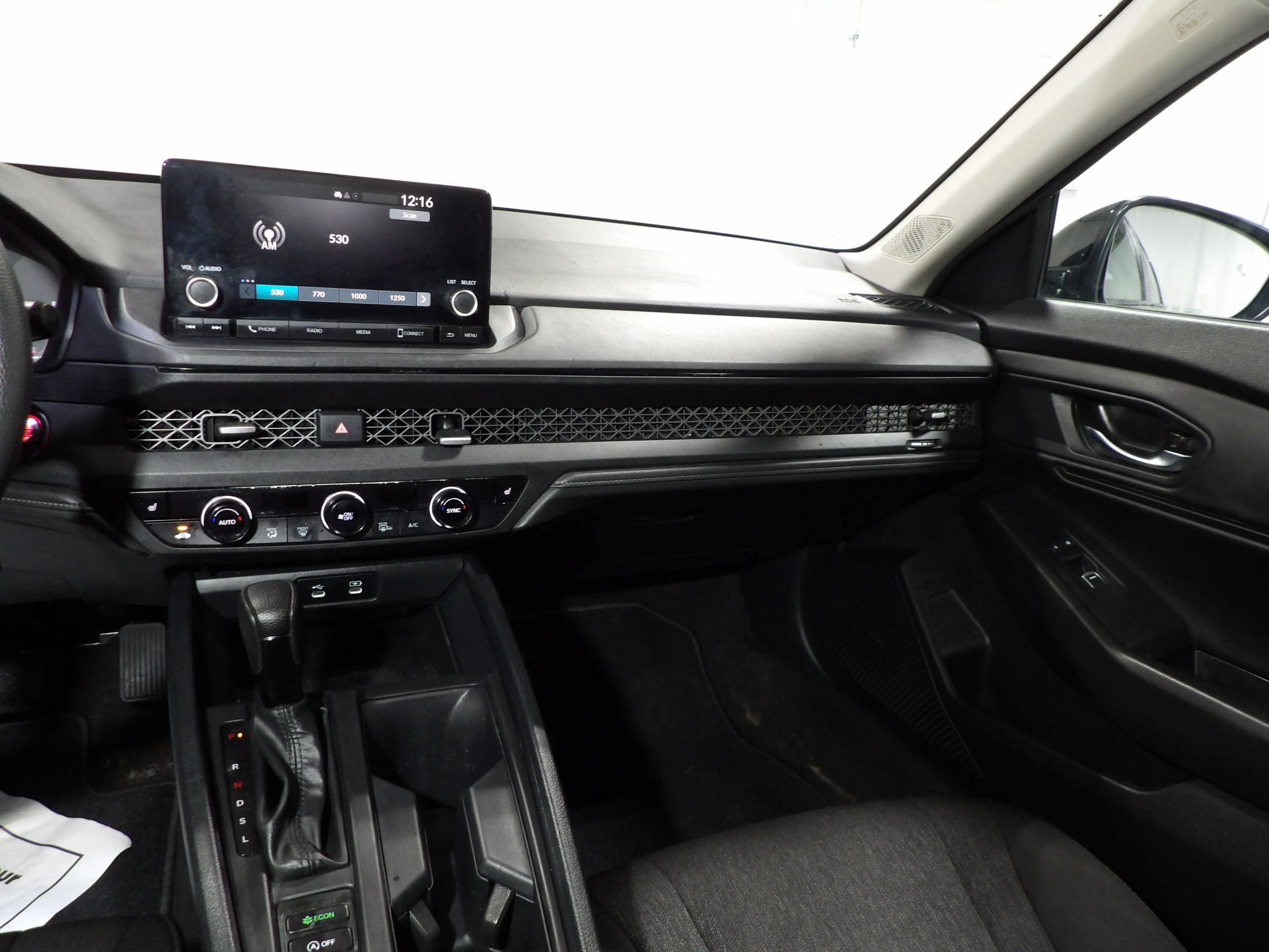 Used 2025 Honda Accord SE image 12