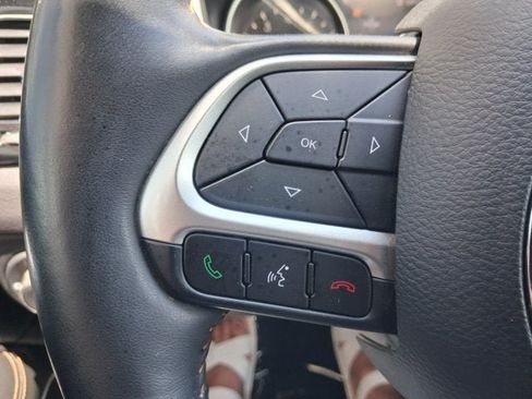 Used 2018 Jeep Compass Limited AWD/4WD image 12