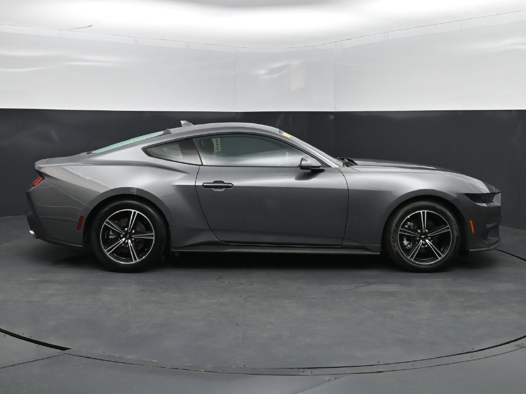 Used 2025 Ford Mustang Coupe RWD image 8