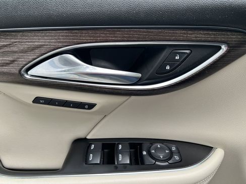 Used 2021 Buick Envision Avenir w/ Technology Package II image 15