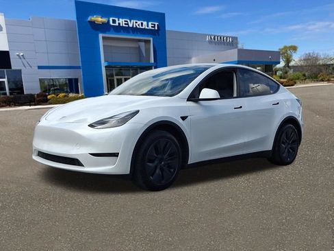 Used 2024 Tesla Model Y Long Range AWD/4WD image 32