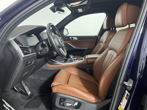 Used 2020 BMW X7 M50i image 11