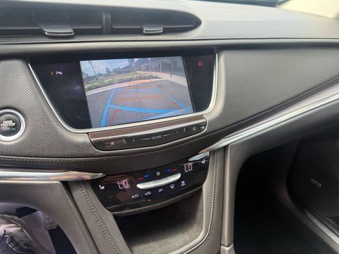 Used 2017 Cadillac XT5 Luxury w/ Driver Awareness Package AWD/4WD image 13