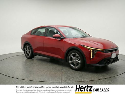 Used 2025 Kia K4 LXS image 1