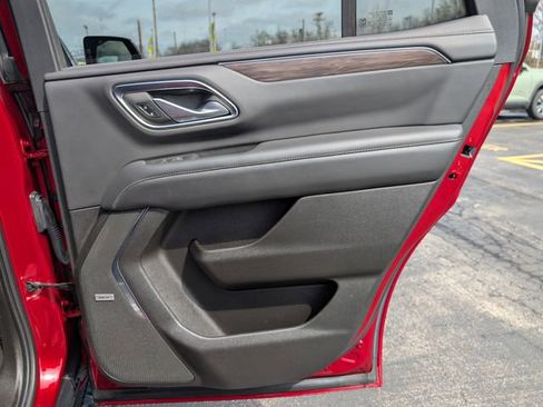 Used 2022 Chevrolet Tahoe Z71 w/ Z71 Off-Road Package image 18