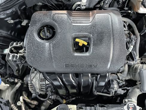 Used 2019 Hyundai Elantra SE w/ Cargo Package image 28