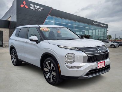 New 2025 Mitsubishi Outlander SE