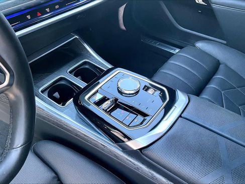 Used 2023 BMW 760i xDrive AWD/4WD image 16