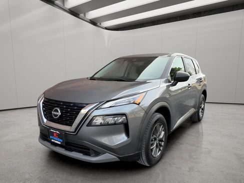Used 2023 Nissan Rogue S image 32