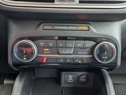 Used 2022 Ford Escape SEL image 3