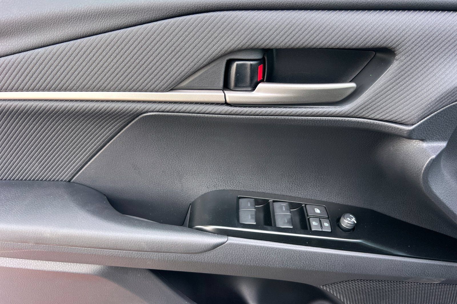 New 2026 Toyota Camry SE FWD image 10