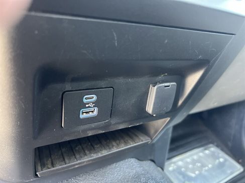Used 2022 Ford F250 XL w/ STX Appearance Package RWD image 17