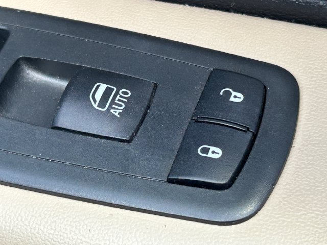 Used 2018 Dodge Durango SXT w/ Quick Order Package 2BB AWD/4WD image 37