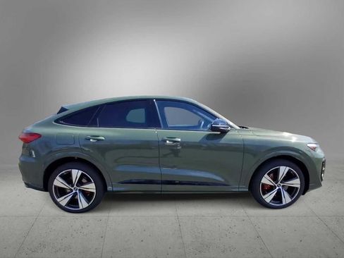 New 2025 Audi SQ5 Prestige image 9