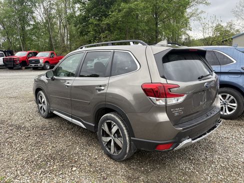 Used 2019 Subaru Forester Touring AWD/4WD image 2