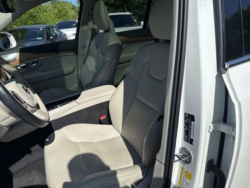 Used 2022 Volvo XC90 T6 Momentum AWD/4WD image 15