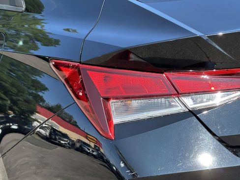 Used 2023 Hyundai Elantra SEL FWD image 11