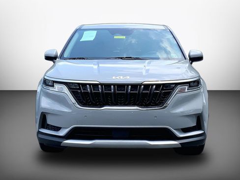 Used 2024 Kia Carnival EX FWD image 5