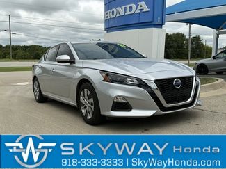 Used 2022 Nissan Altima 2.5 S image 1