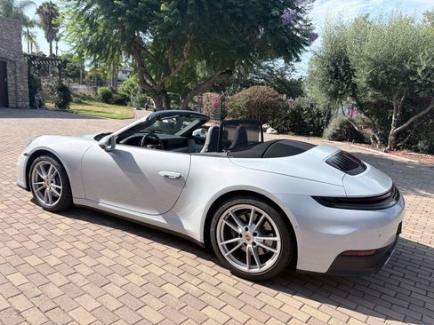 Used 2025 Porsche 911 Carrera RWD image 10