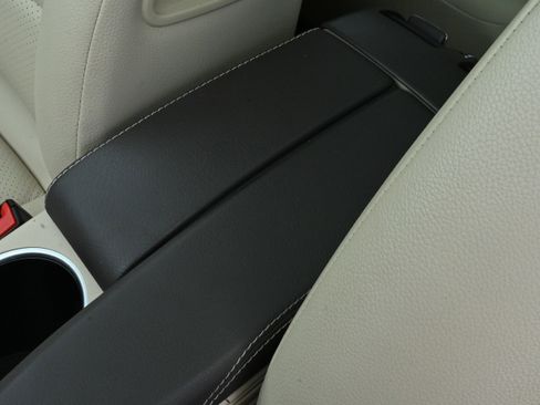 Used 2015 Mercedes-Benz GLK 350 2WD image 30