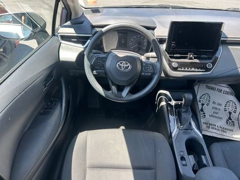 Used 2023 Toyota Corolla LE FWD image 11