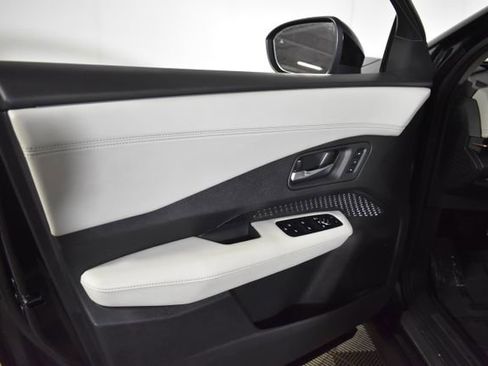 Used 2024 Nissan Ariya AWD image 7